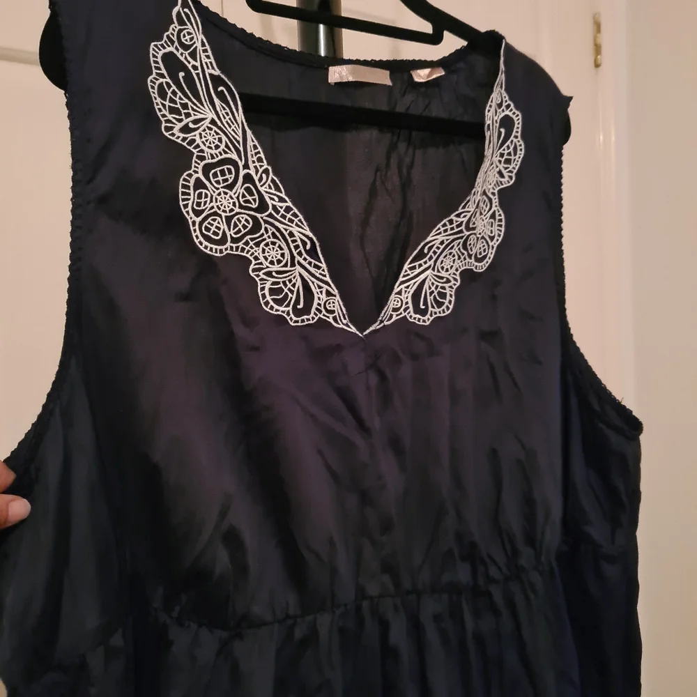 REGATTA 24 Black White Embroidered Built in Collared Sleeveless Cropped Blouse - Picture 3 of 7